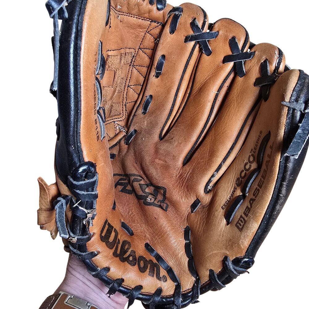 Wilson A0500 P115 11.5" Baseball Softball Glove Right Hand Throw Leather